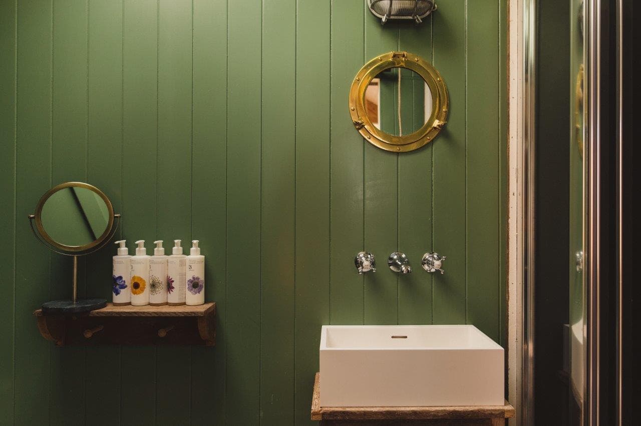 The Roost bathroom