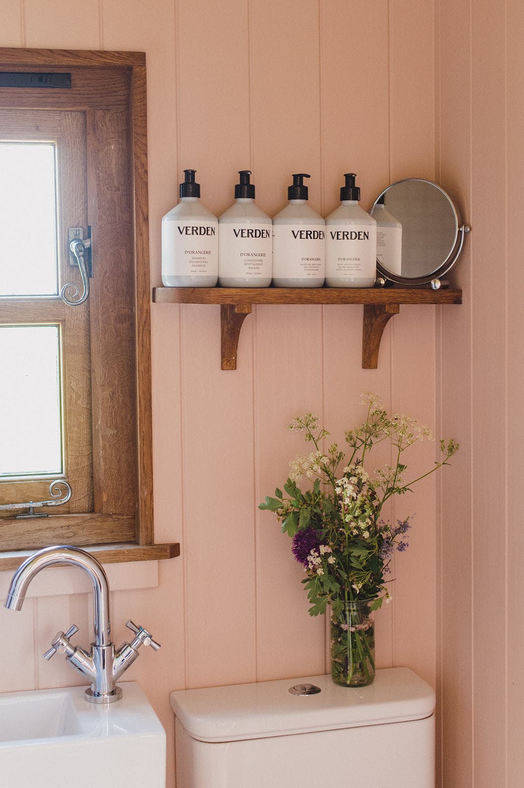 Samphire Shepherd's Hut interior