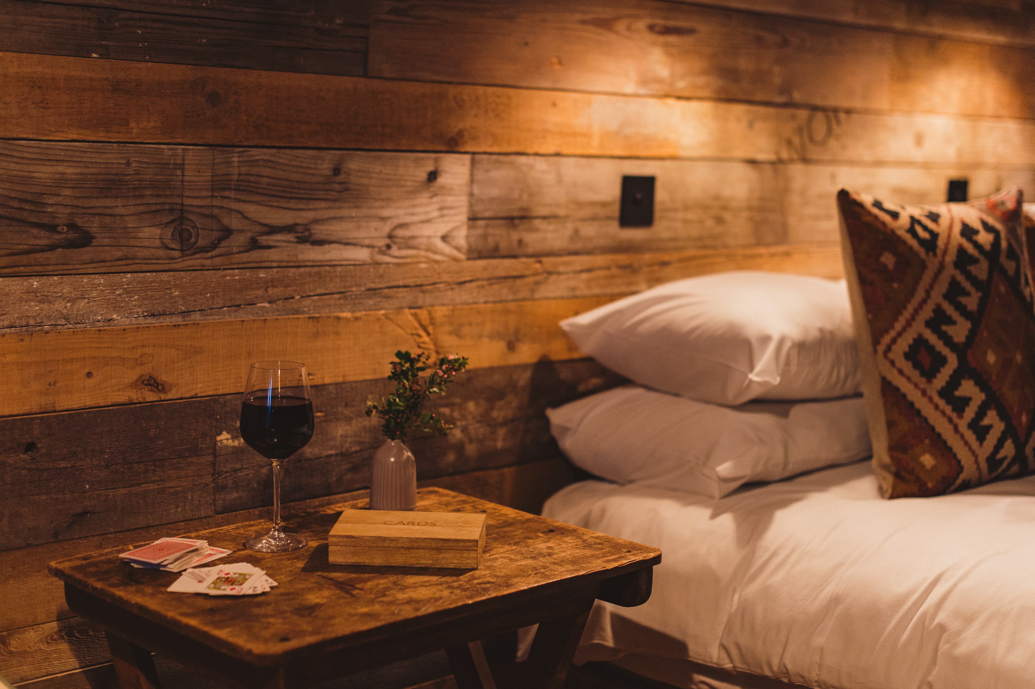 James' Hide - kent cabin stay in nature
