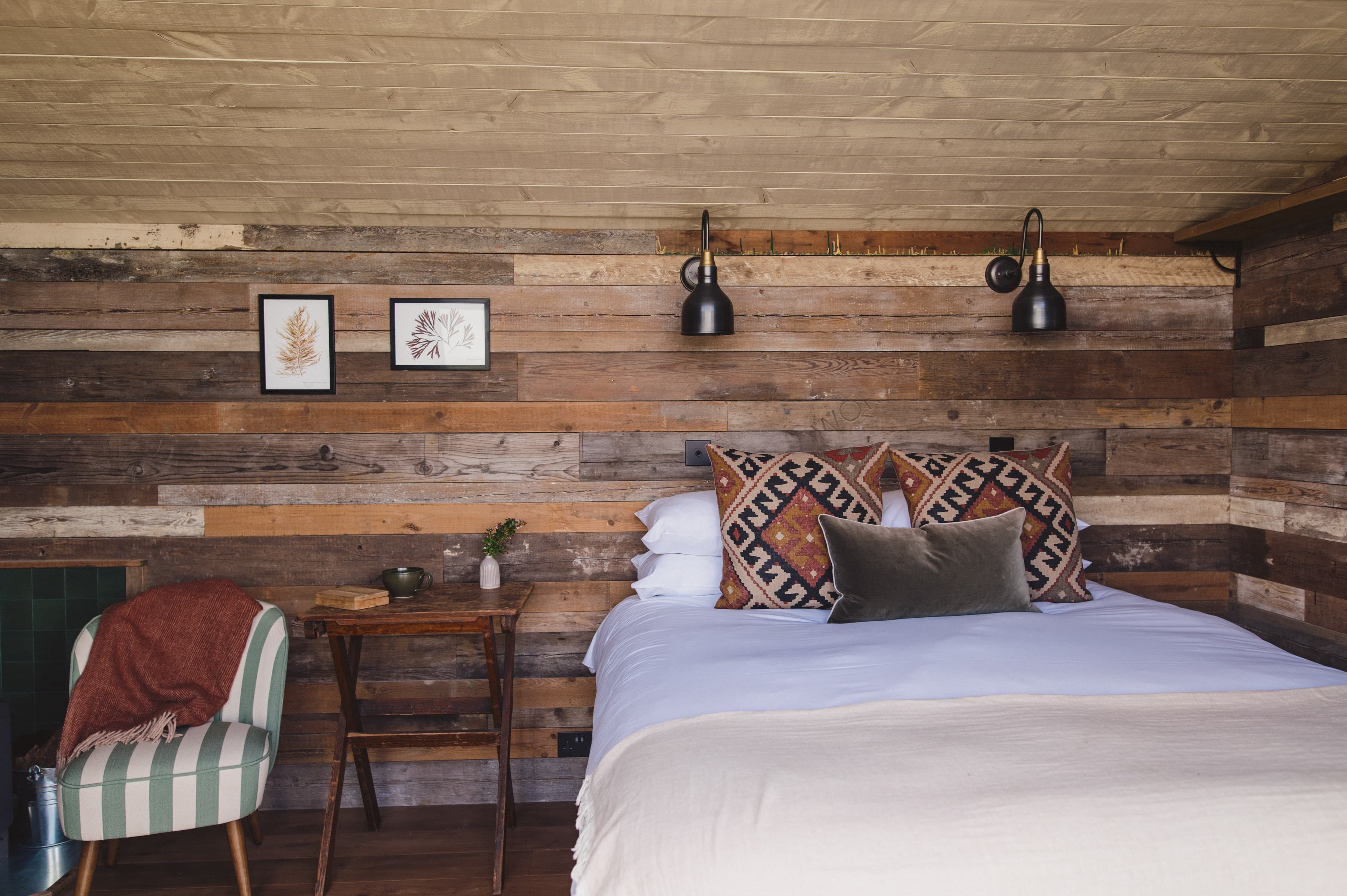 James' Hide - kent cabin stay in nature
