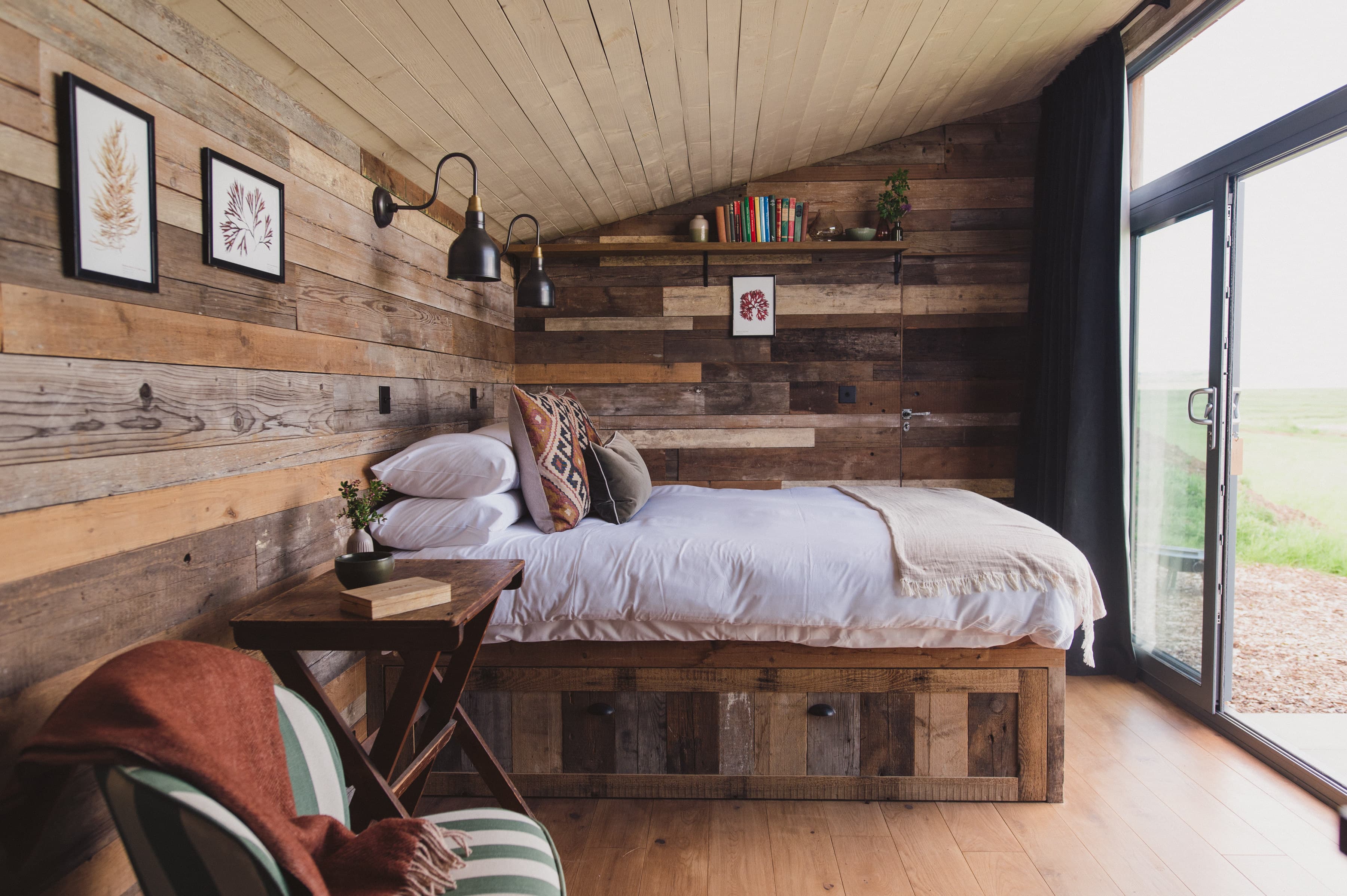 James' Hide - kent cabin stay in nature