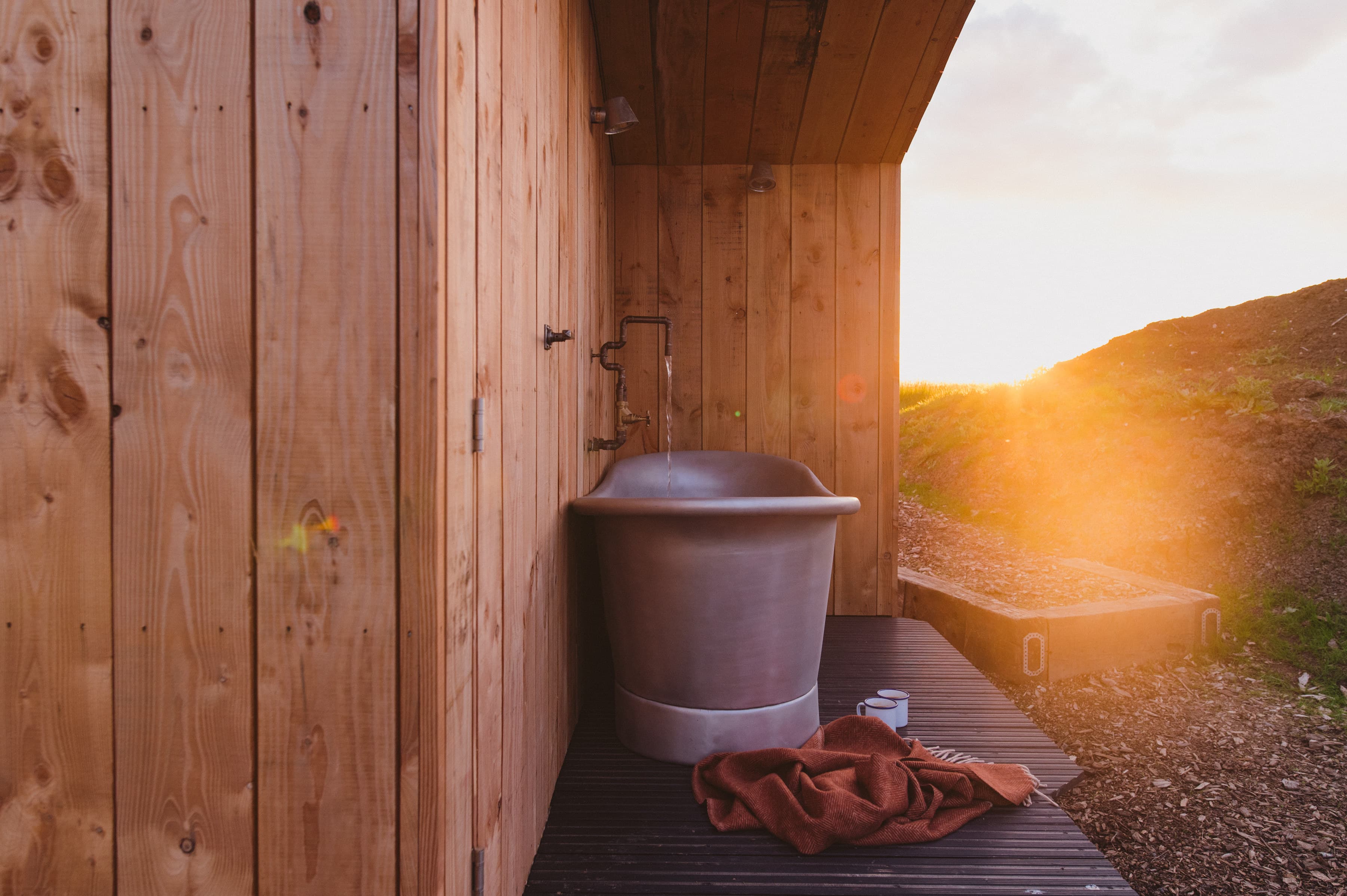 James' Hide - kent cabin stay in nature
