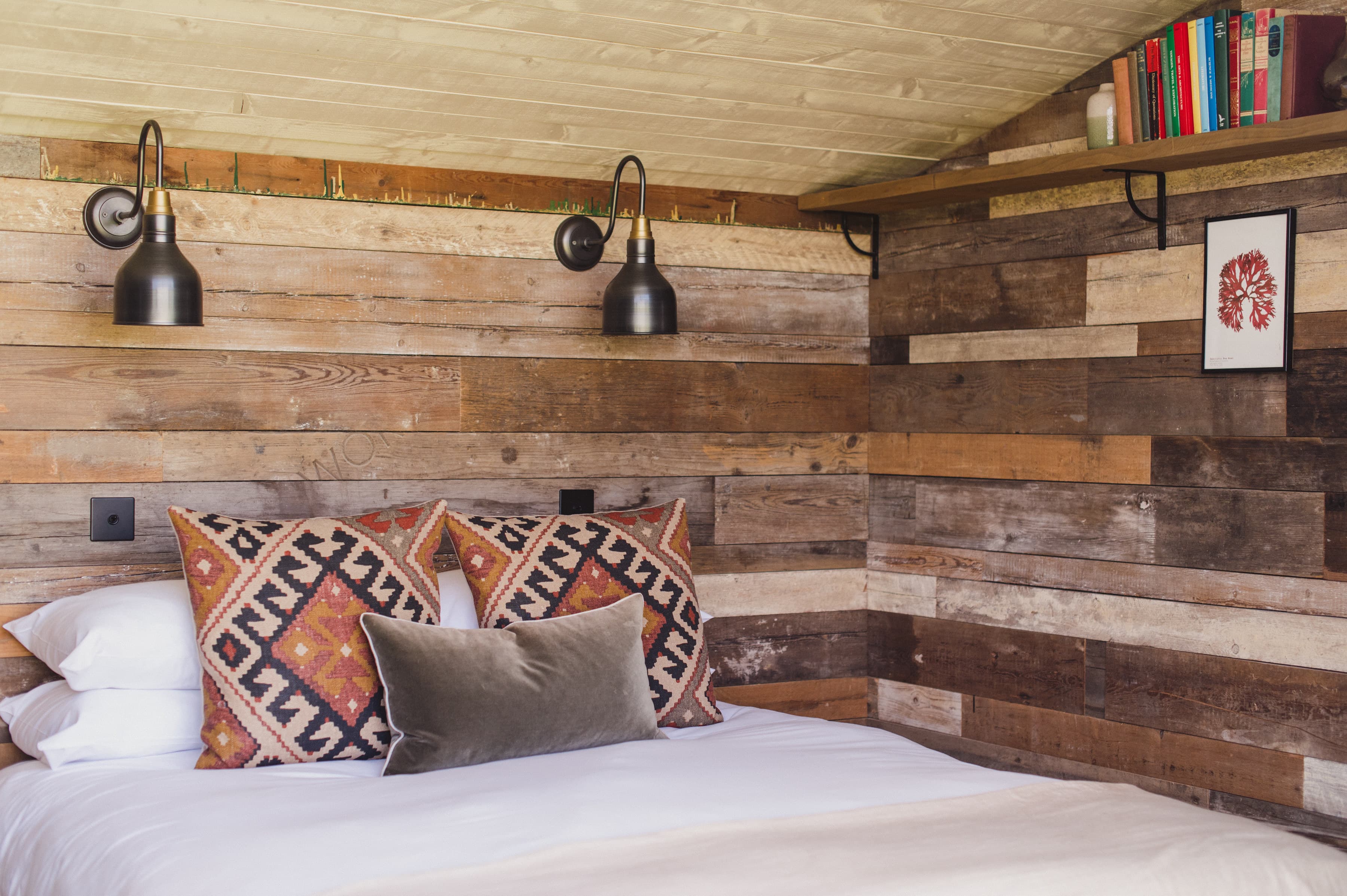 James' Hide - kent cabin stay in nature