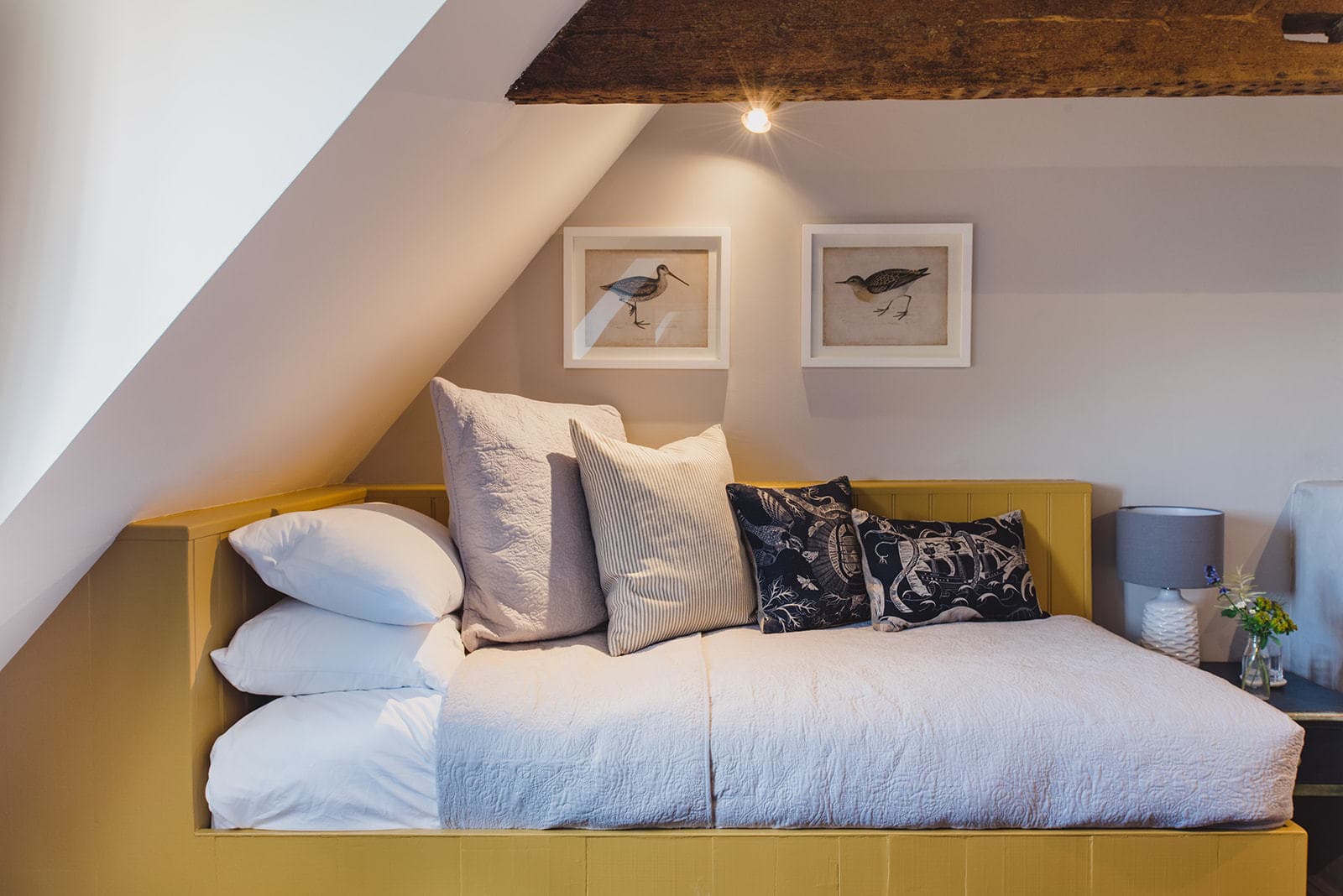The Lookout Corner Hotel bedroom