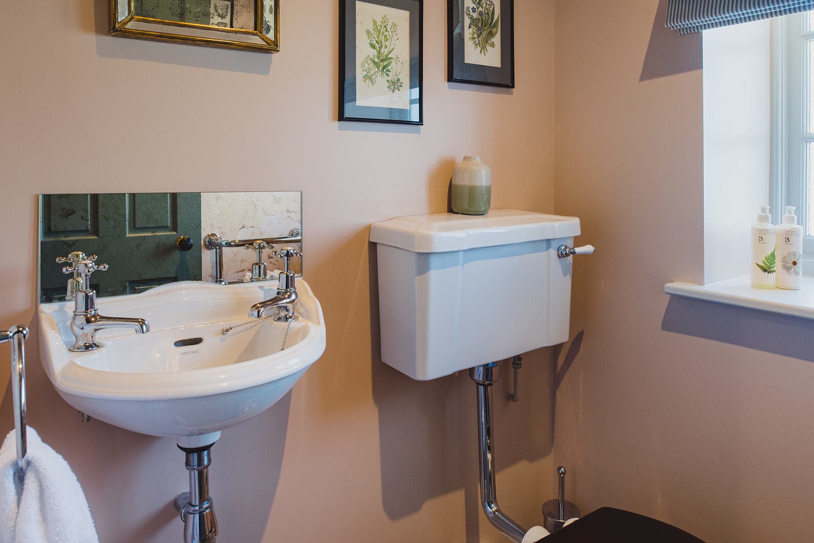 Elmley Nature Kingshill Farmhouse bathroom