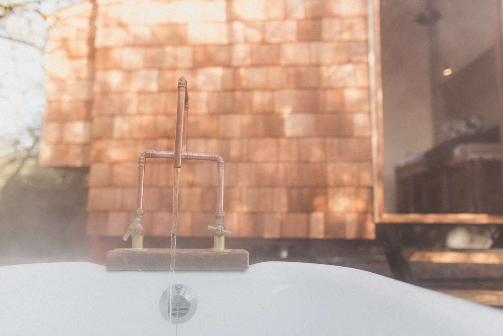 Elmley Damson Shepherd Hut outside bath