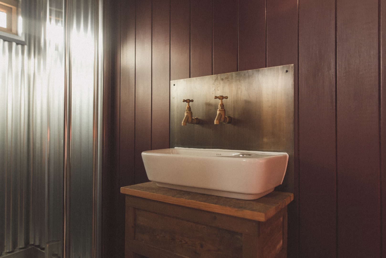 Elmley Damson Shepherd Hut sink